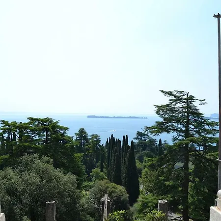 Giada Gardone Riviera
